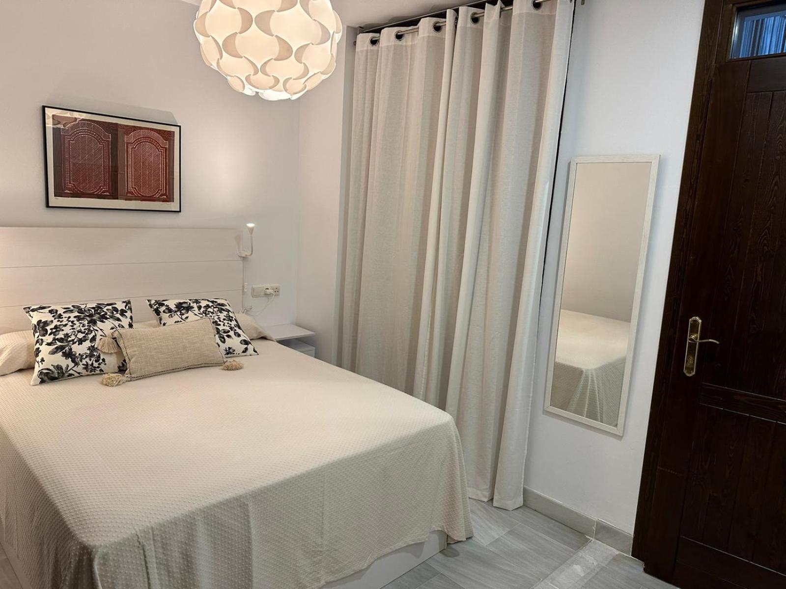 Casa De Eugenia Daire Málaga Dış mekan fotoğraf